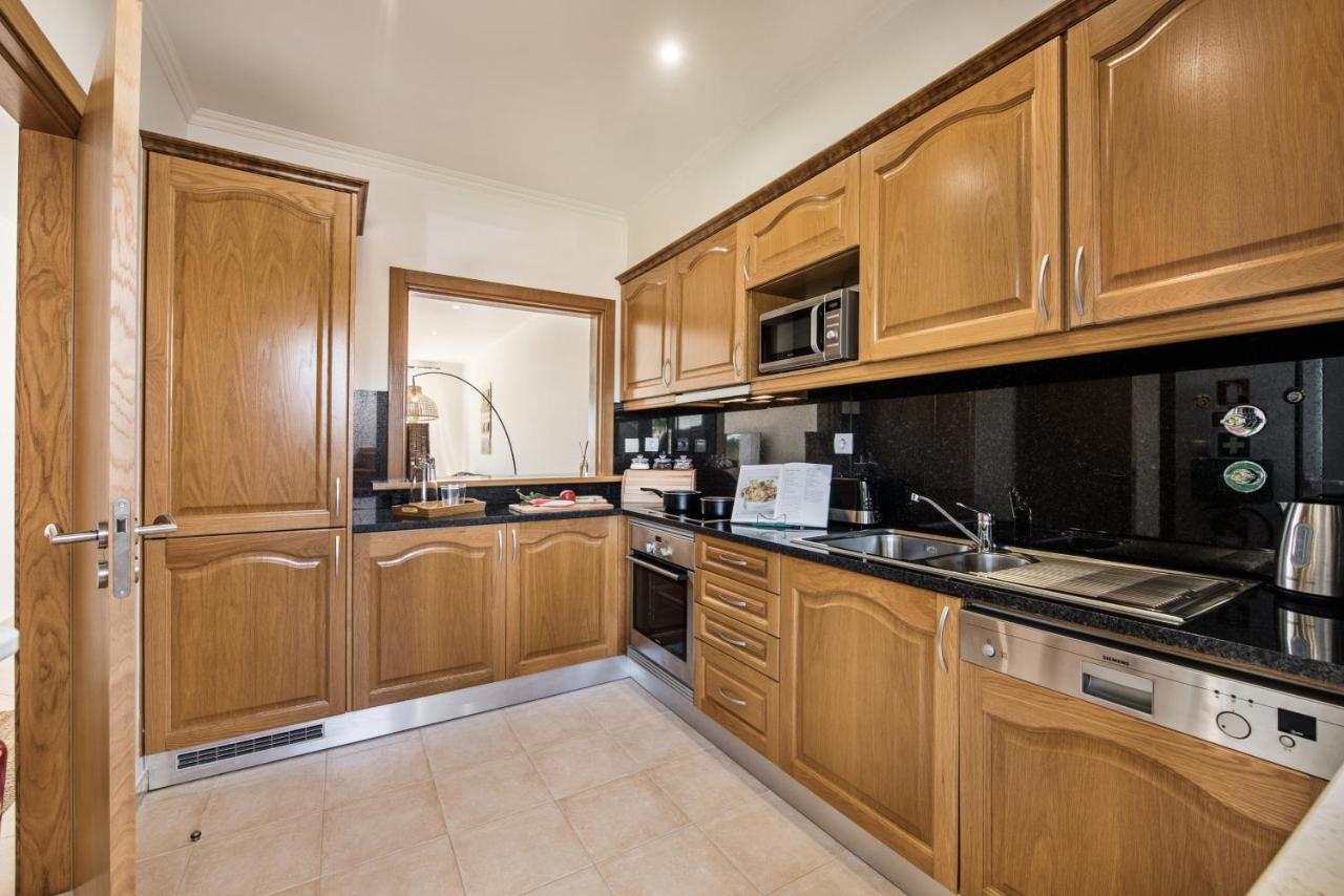 Luxurious First Floor Apartment Sleeps 4 Carvoeiro  Exterior photo