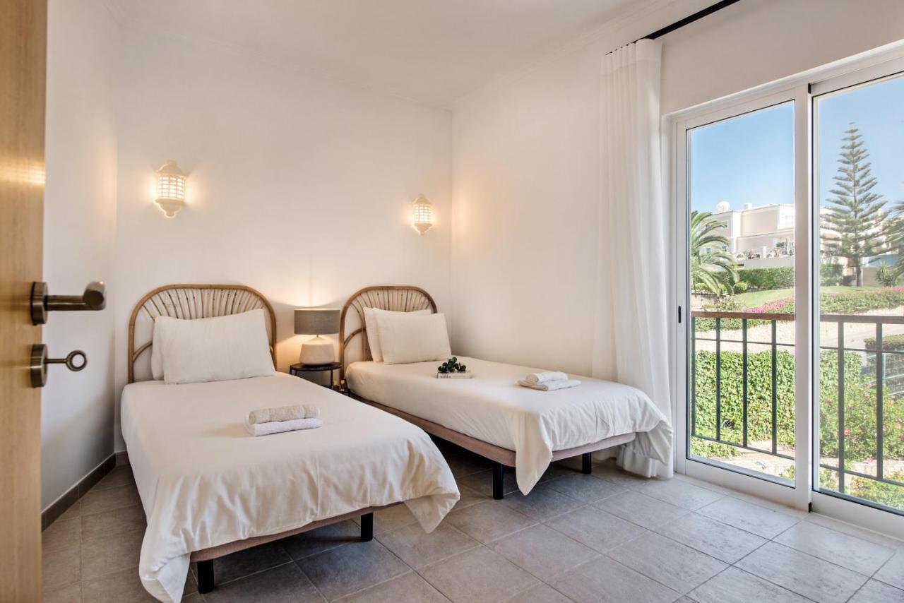 Luxurious First Floor Apartment Sleeps 4 Carvoeiro  Exterior photo